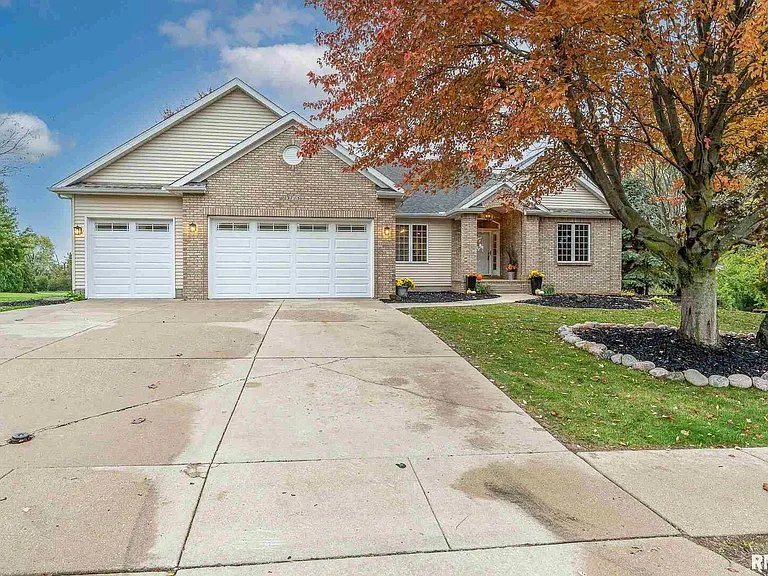 3715 E 59th