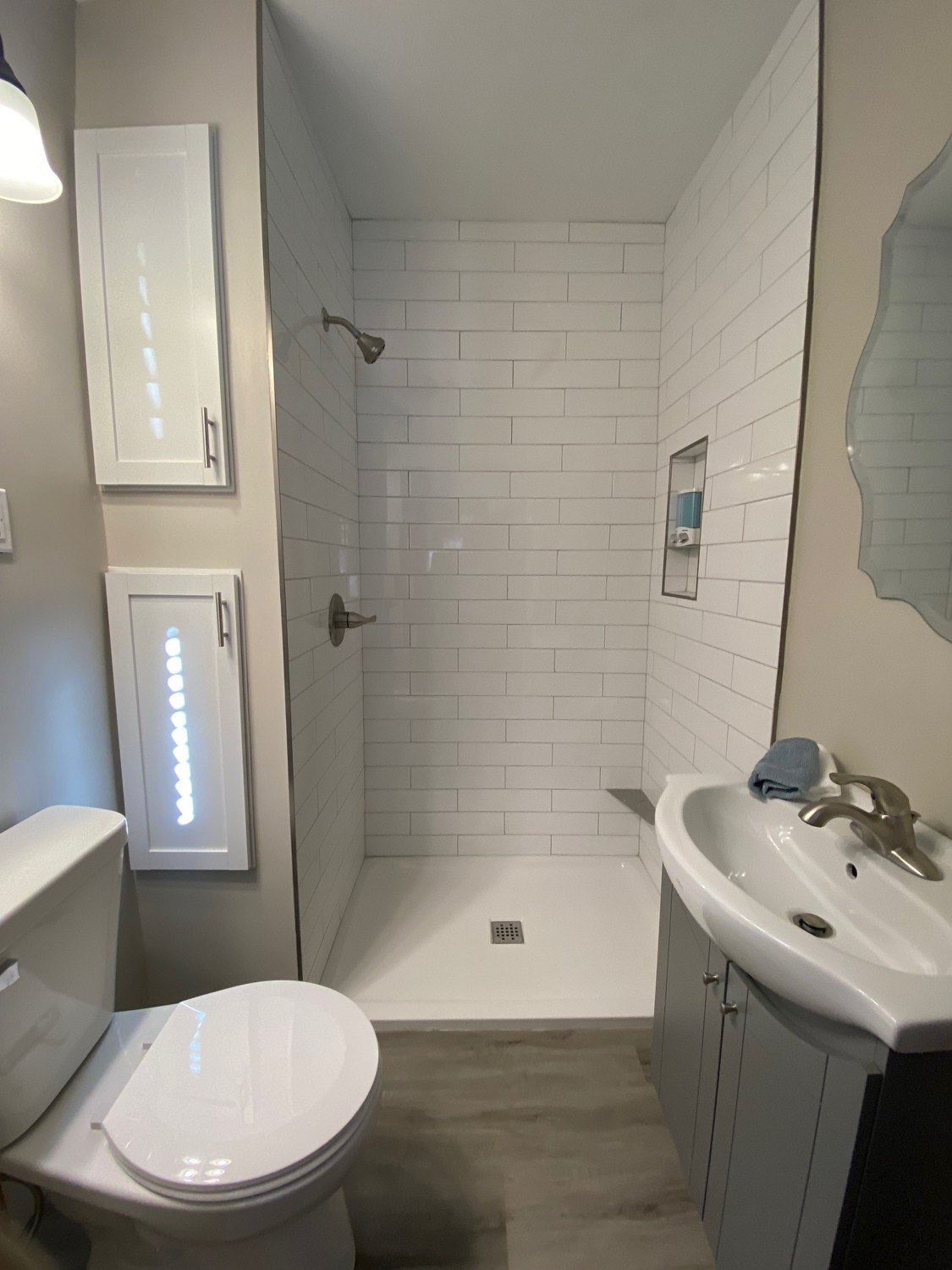 2815 Dubuque bathroom after