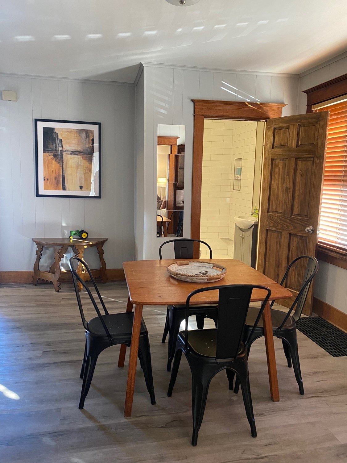 2815 Dubuque dining room after
