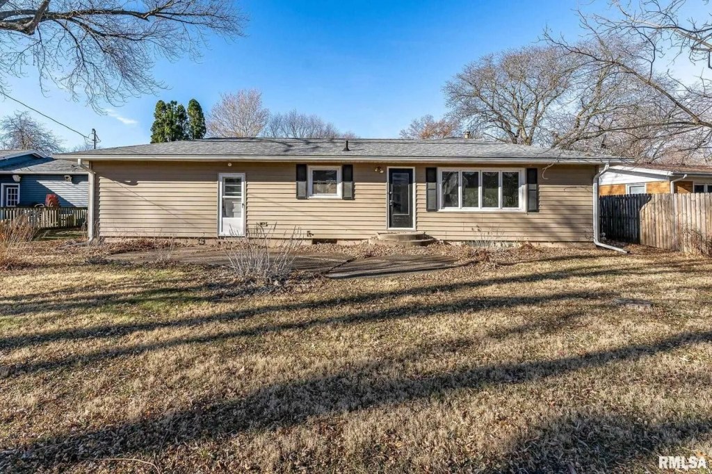 1735 Elmwood