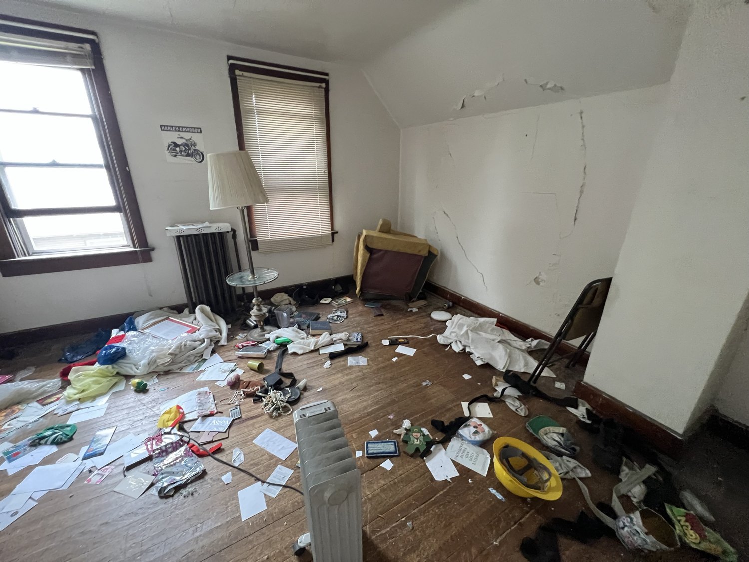 2627 Fair Avenue bedroom before